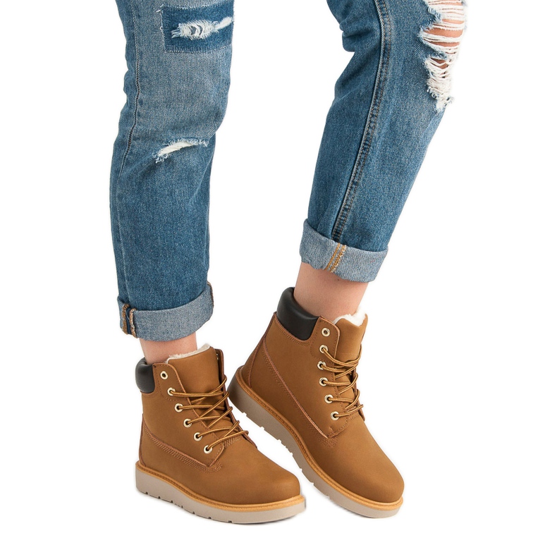 Traperi na platformi smeđa 1