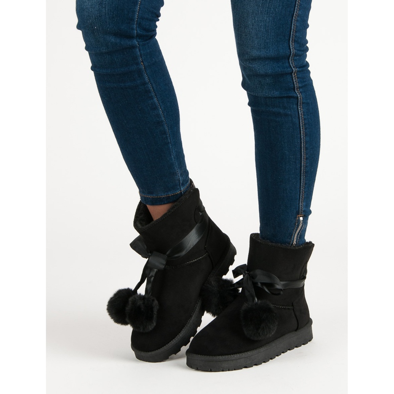 Crni mukluki s pomponima crno 1