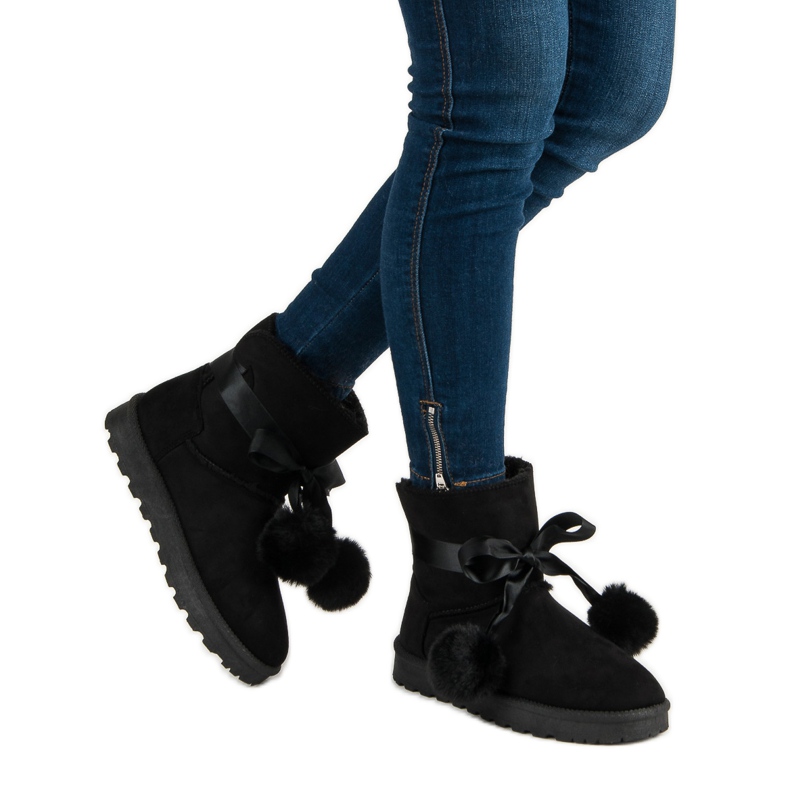 Crni mukluki s pomponima crna 2