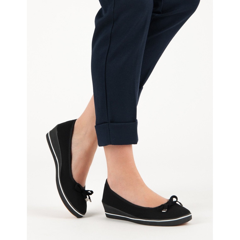 Klinasta balerina crna 2