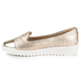 Nio Nio Zlatni gospodari na platformi 1