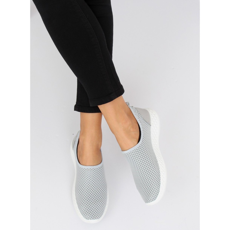 Siva sportska obuća NB270P Siva 1