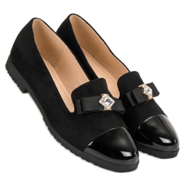 Gospodari s lakiranim nosom crna 2