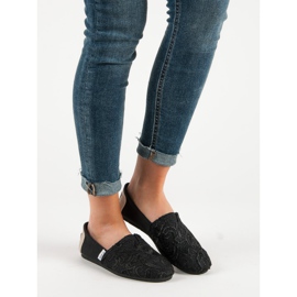 L. Day Sliponi s uzorkom crna 1