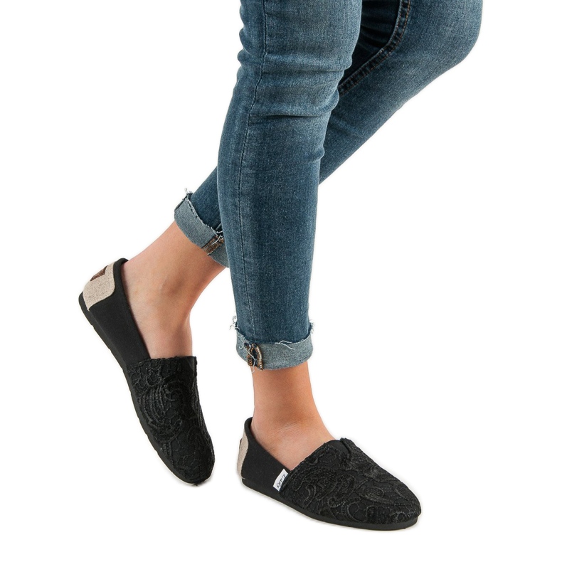 L. Day Sliponi s uzorkom crno 2