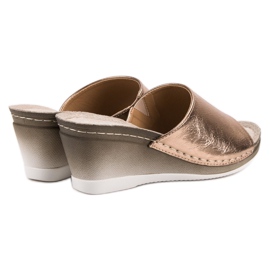 VINCEZA sandale na klin zlatna 2