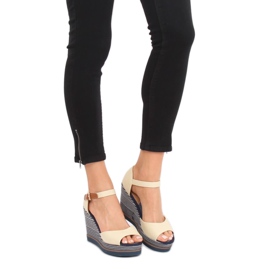 Bež sandale na klin pete 9079 Bež 2