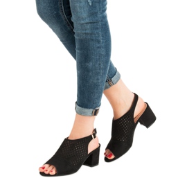 Ležerne zatvorene sandale crna 1