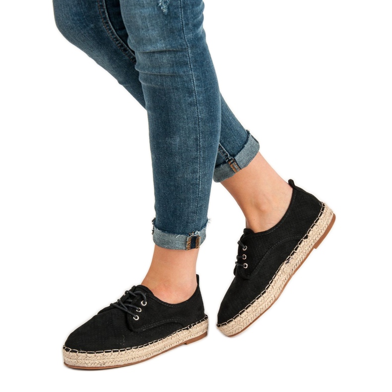 Small Swan Ažurne antilop brošure crno 1