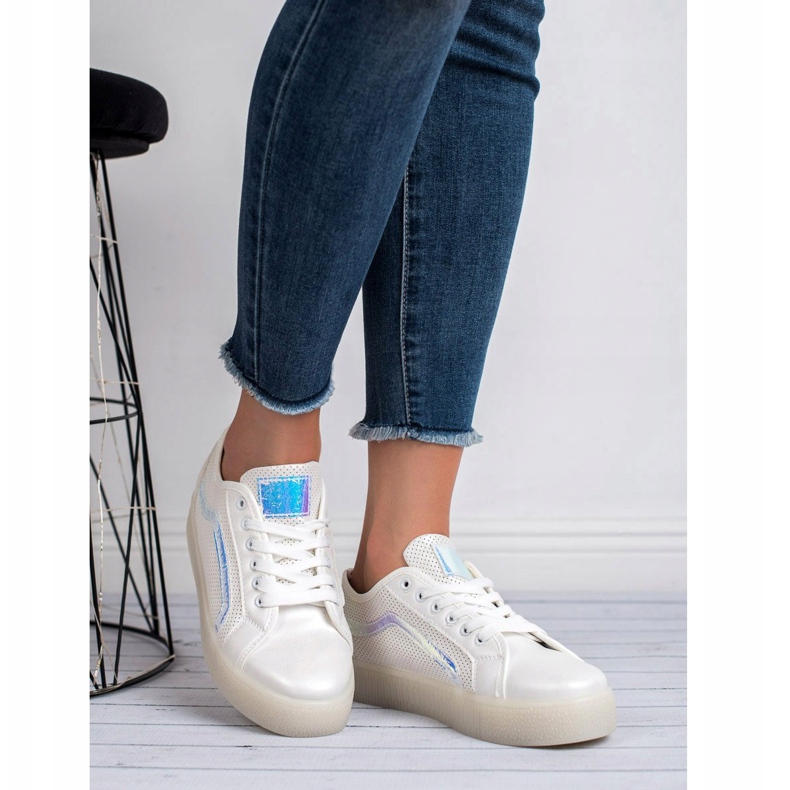 SHELOVET Ležerne ženske cipele bijela 2