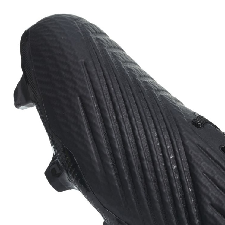 Kopačke Adidas Predator 18.3 Fg M CP9303 crna crna 2