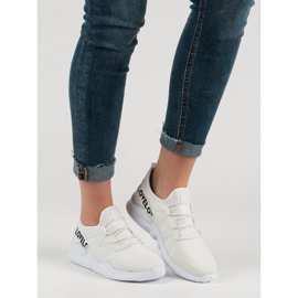 Bijele tekstilne sportske cipele bijela 1