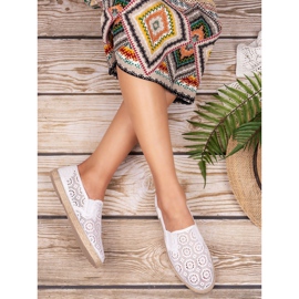 Mckeylor Bijele čizme od čipke bijela 1