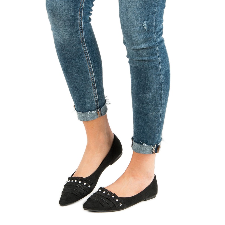 Crna balerina u špicu 1