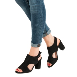 Ažur sandale na postu crna 1