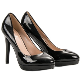 Small Swan Lakirane igle na platformi crno 1