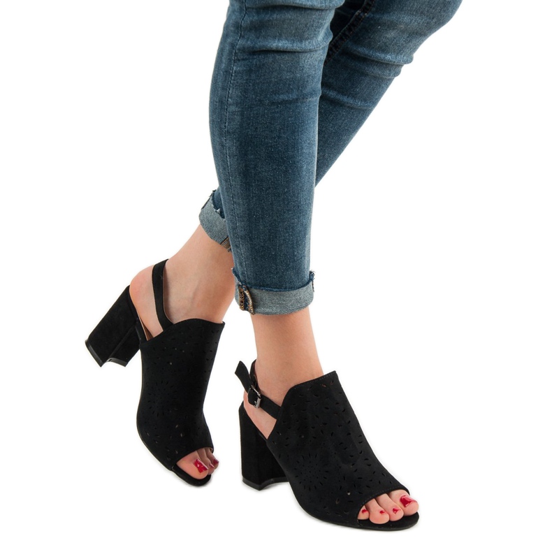 SHELOVET Zatvorene sandale od antilopa crno 1