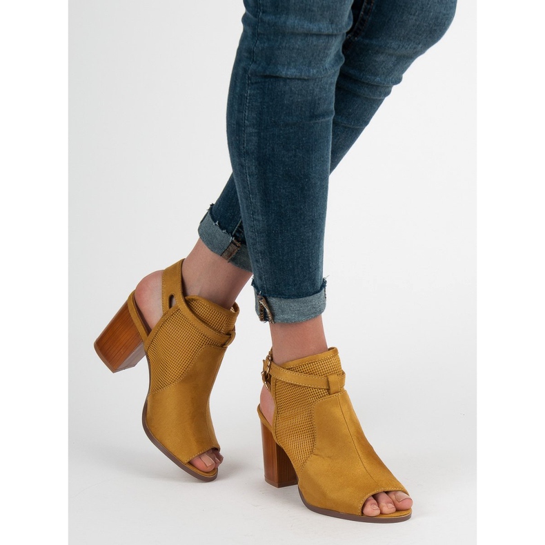 Evento Elegantne zatvorene sandale žuta boja 2