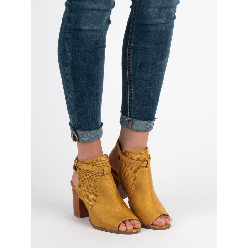 Evento Elegantne zatvorene sandale žuta boja 1