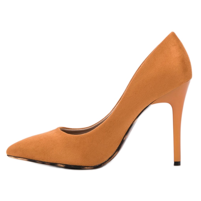 Erynn Crpke na pin naranča 1