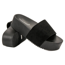 Ideal Shoes Papuče na platformi crna 1