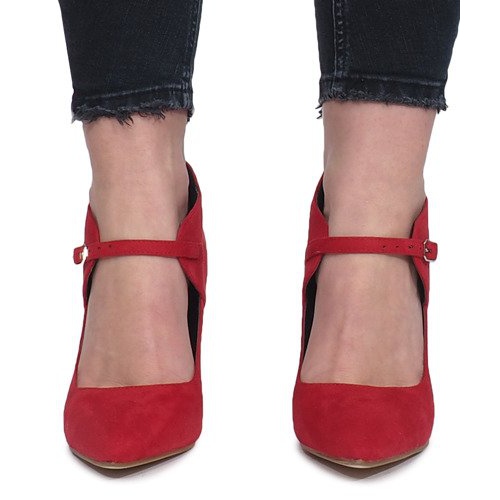 Crvene čizme na Thérèseovoj peti crvena 1