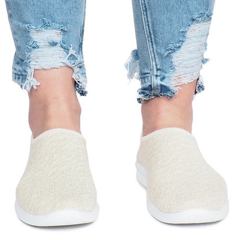 Burgundski bež sportovi 1