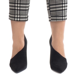 Crne asimetrične štikle C82A crna 1