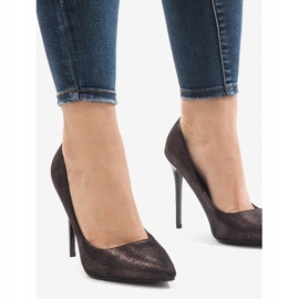 Crne klasične štikle AT-0596-L crno 1