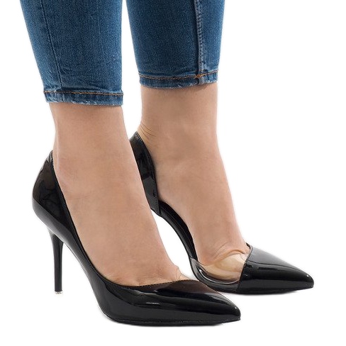 Asimetrične štikle sa lakiranim crnim lakom GH11541 crno 1