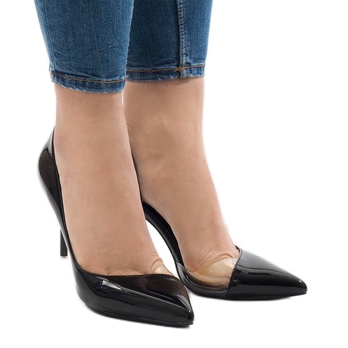 Asimetrične štikle sa lakiranim crnim lakom GH11541 crno 2