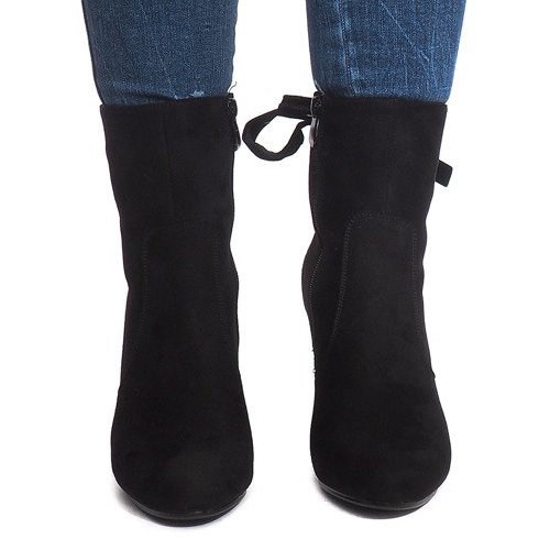 Čizme od antilopa na petu 16091-11 Crna 1