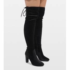 Crne čizme od velura na stupu E-4902 crna 1