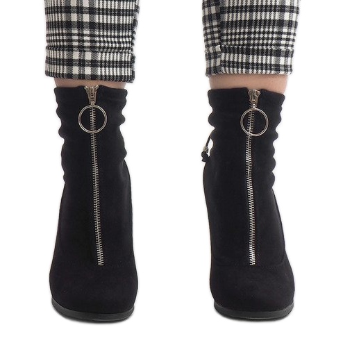 Crne gležnjače od antilopa na stupu C-7179 crno 2