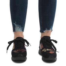 Crne sportske tenisice na klin T025 crno raznobojna 2