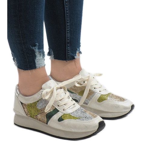 Bijele sportske tenisice na klin T025 bijela siva 1