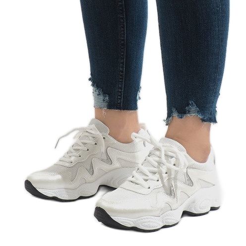 Modne bijele sportske cipele KB-153 bijela 1