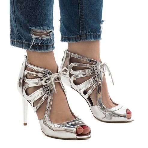 Srebrne otvorene lakirane čizme C-003 siva 1