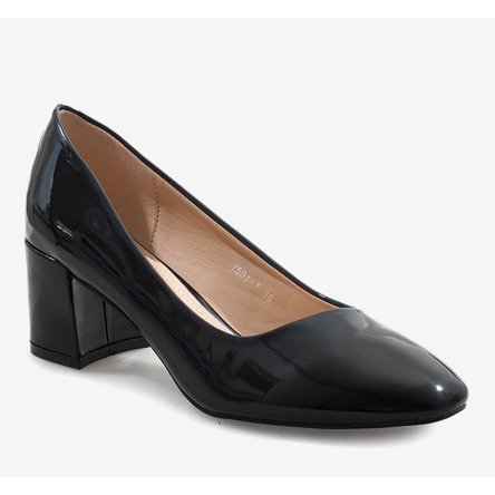 Crne lakirane crpke na stupu 7501-1 crna 1