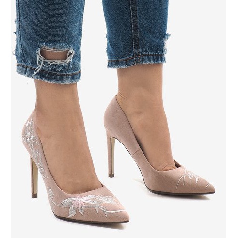 Ružičasta antilop na visokim potpeticama 16032-18 2