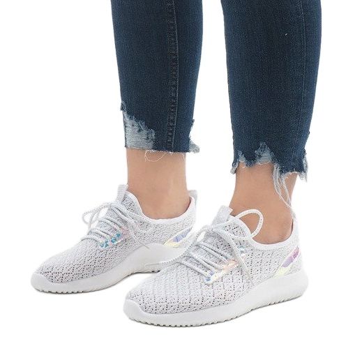 Sportske cipele od bijele mreže G8347-1 bijela 1