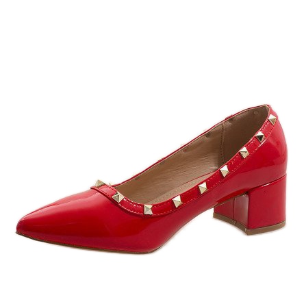 Pumpe od crnog laka na stupu X-70 crvena 1