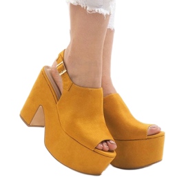 Žute sandale na masivnom bloku 8263CA žuta boja 2