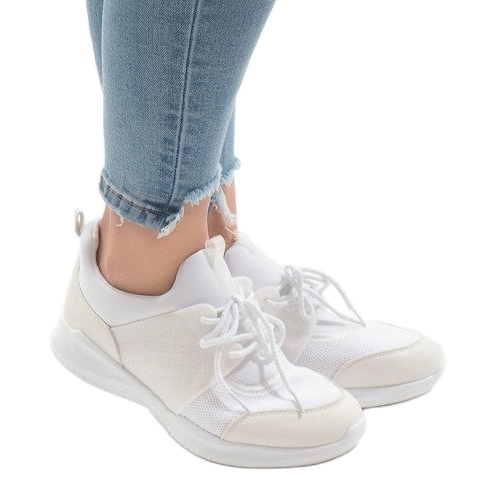 Bijele sportske cipele BY-069 bijela 1