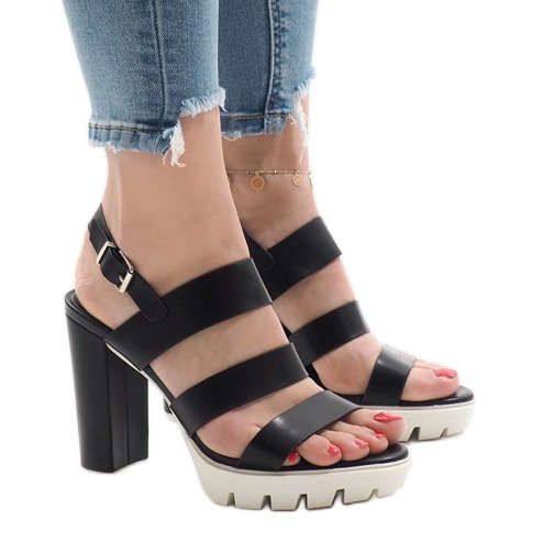 Crne sandale na postolju HP-27 crno 1