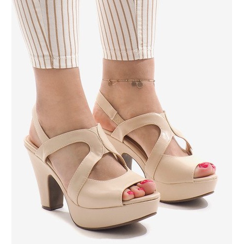 Bež sandale na visoku petu BL1501 1
