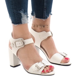Bijele sandale s visokim potpeticama 173-855 bijela 1