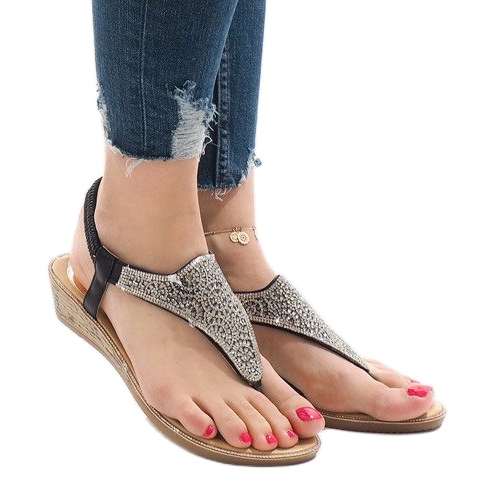 Crne sandale na klin s elastikom FM4075 crna višebojan 1