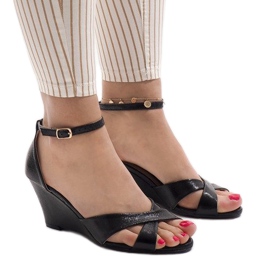 Crne sandale na klin QL-78 crna 2