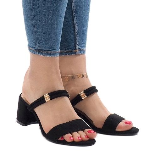 Crne štikle M806 crna 2